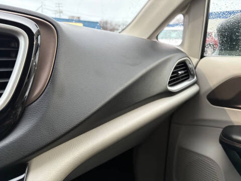 2017 Chrysler Pacifica Touring