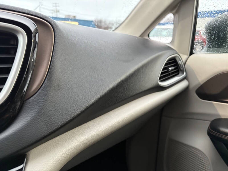 2017 Chrysler Pacifica Touring