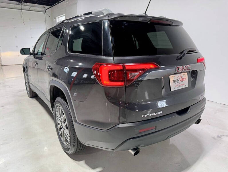 2017 GMC Acadia SLE-2