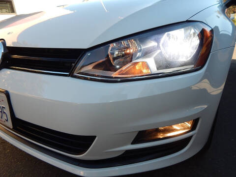 2016 Volkswagen Golf TSI SE