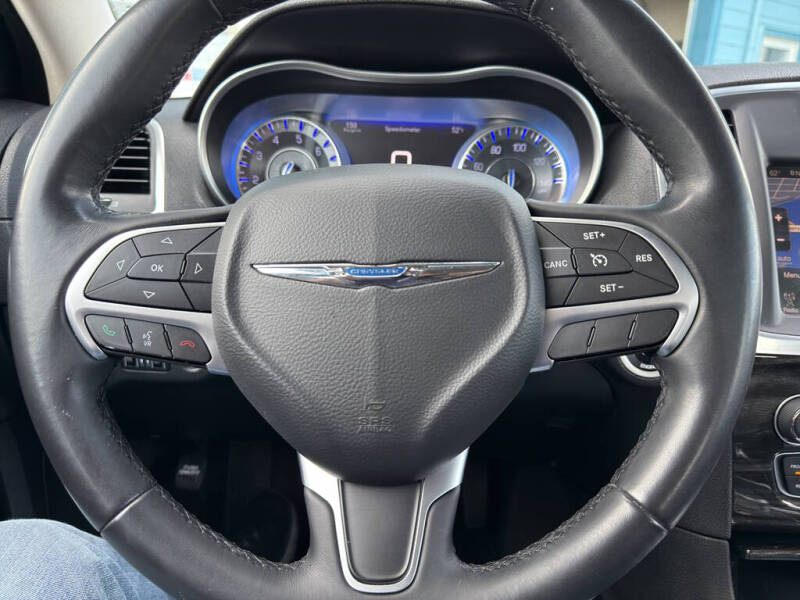 2015 Chrysler 300 Limited