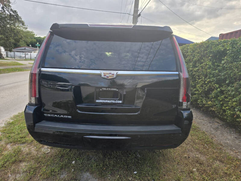 2016 Cadillac Escalade ESV Luxury Collection