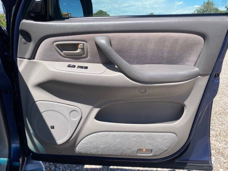 2002 Toyota Sequoia SR5