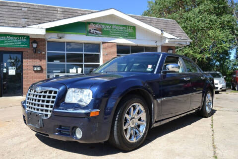 2006 Chrysler 300 for sale at RODRIGUEZ MOTORS LLC in Fredericksburg VA