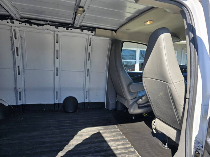 2022 GMC Savana 2500