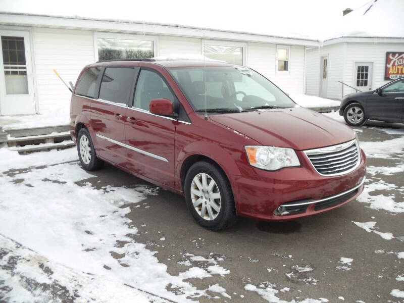 2013 Chrysler Town & Country Touring's photo