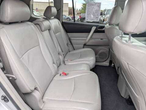 2013 Toyota Highlander SE