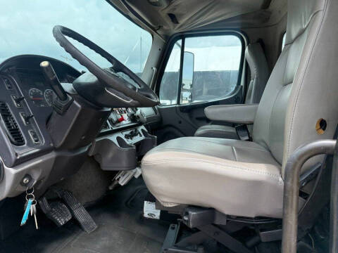 2011 Freightliner M2 106