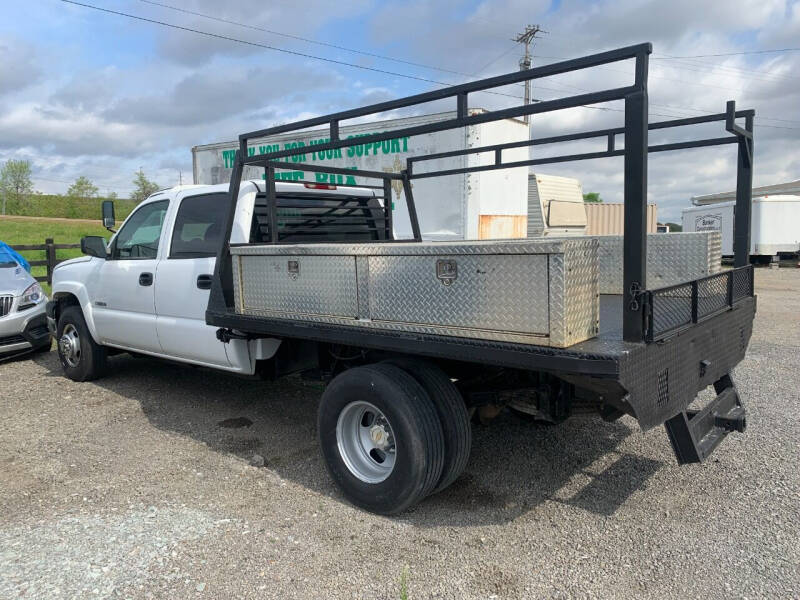 2004 Chevrolet Silverado 3500 LS photo 7