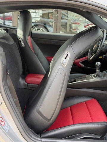 2024 Porsche 718 Cayman