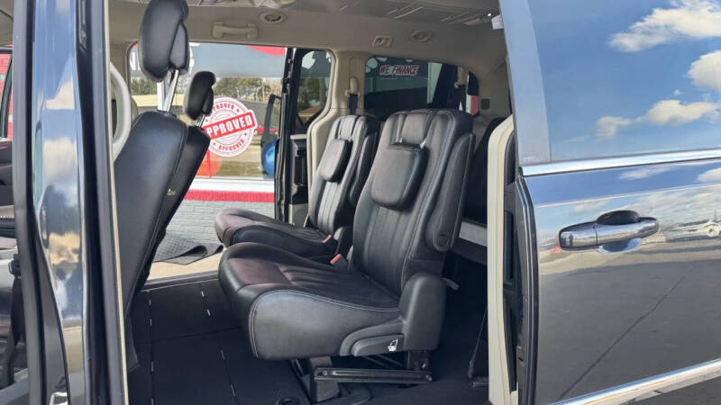 2014 Chrysler Town and Country Touring