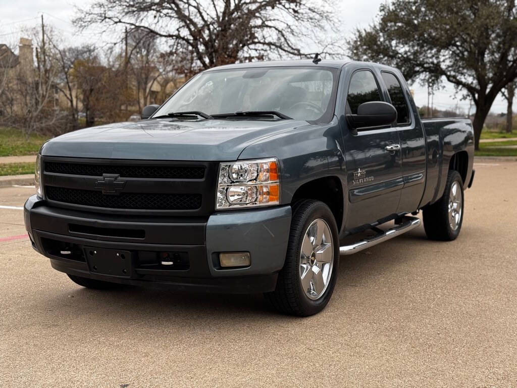 2009 Chevrolet Silverado 1500 for sale at Kanda Motors in Dallas, TX