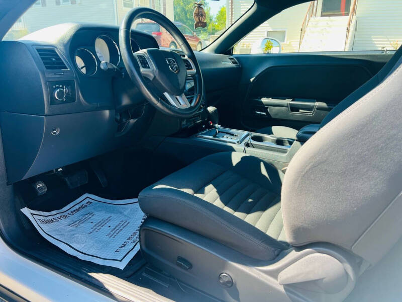 2013 Dodge Challenger SXT