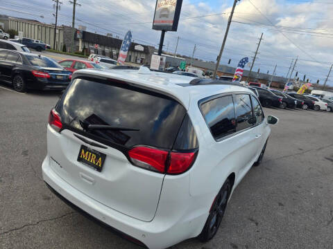 2020 Chrysler Pacifica Touring