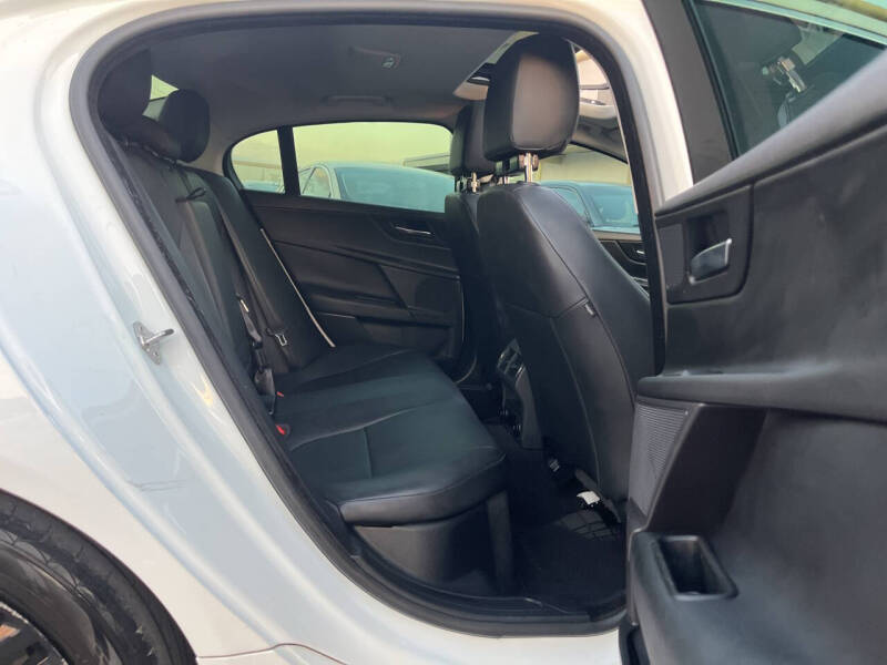 2019 Jaguar XE 25t Premium