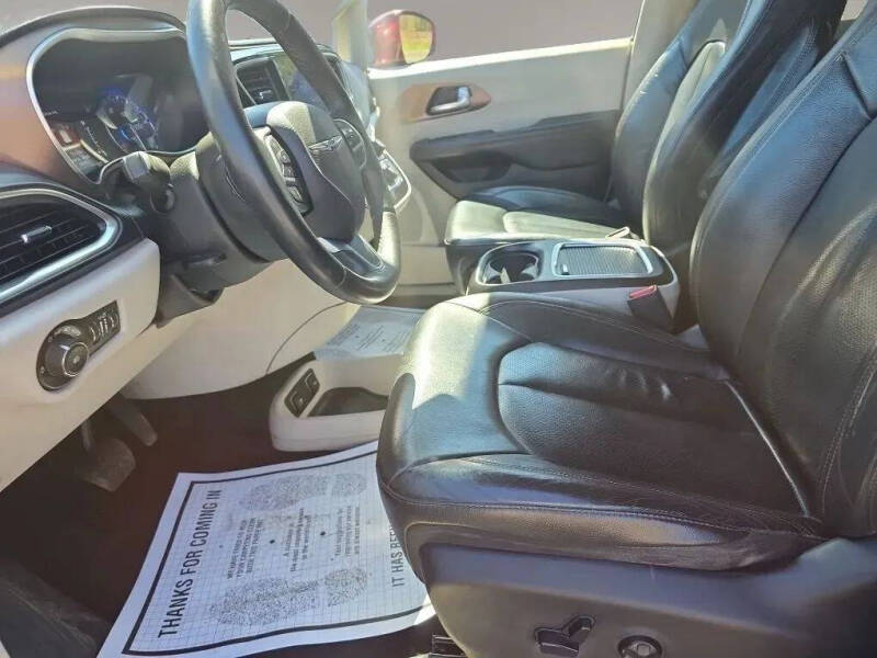 2017 Chrysler Pacifica Touring-L Plus
