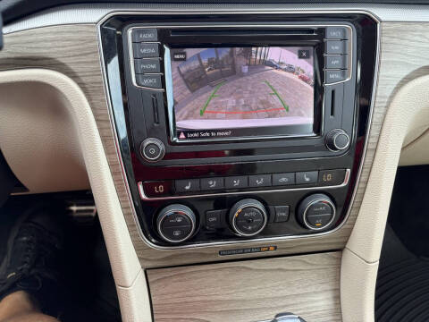 2018 Volkswagen Passat 2.0T SEL Premium