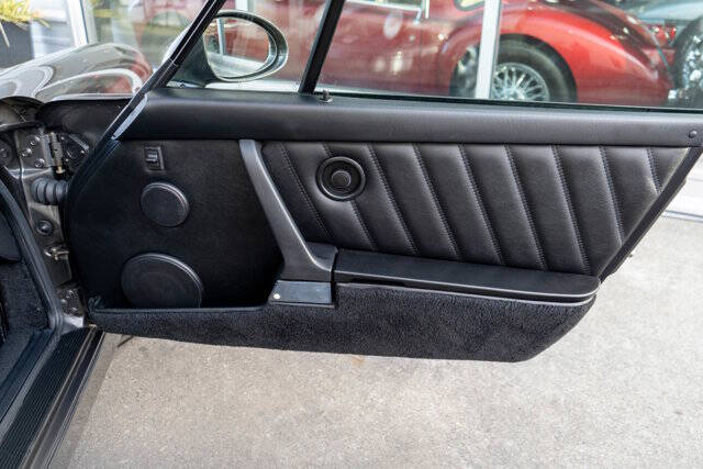 1992 Porsche 911 34