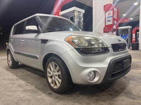 2013 Kia Soul +