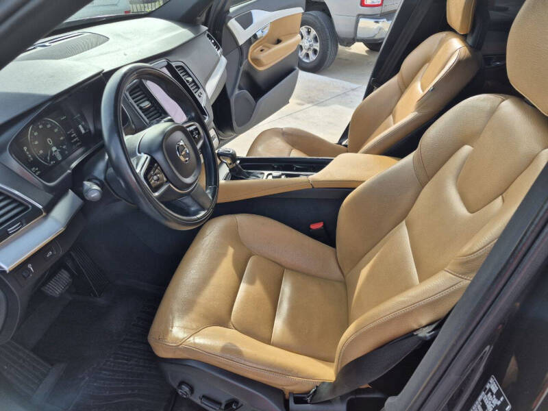 2018 Volvo XC90 T5 Momentum 7-Passenger