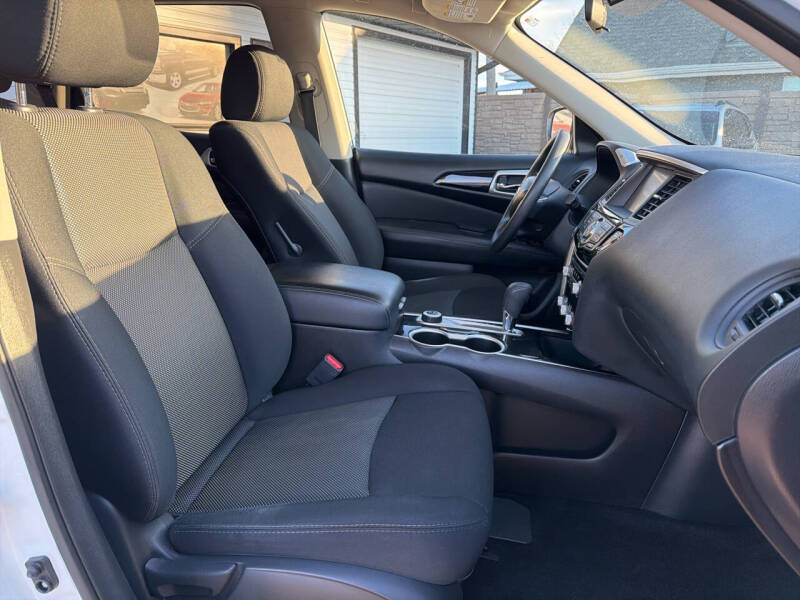 2018 Nissan Pathfinder S