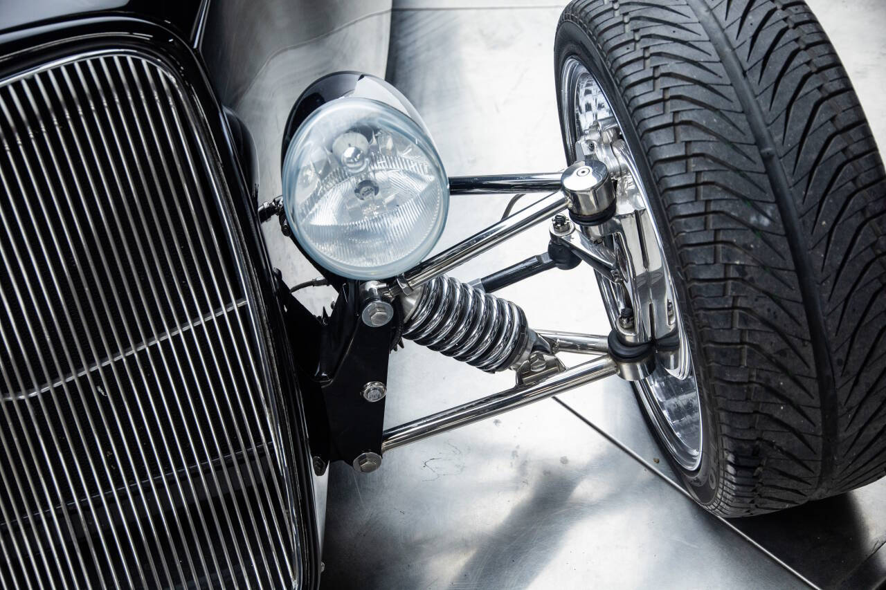 1933 Ford Model 40 14