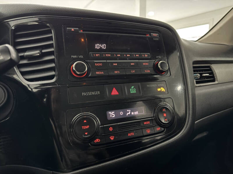 2016 Mitsubishi Outlander ES