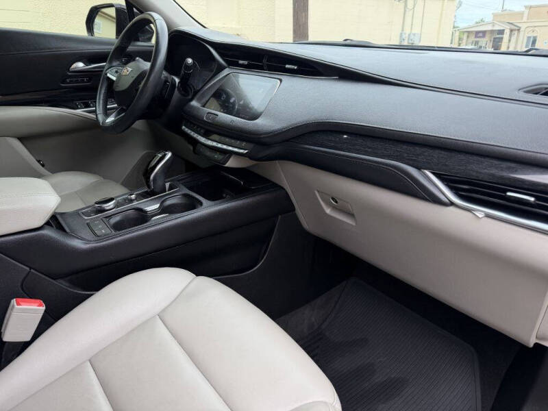 2020 Cadillac XT4 Premium Luxury