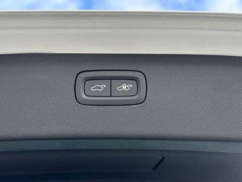 2025 Volvo XC90 T8 Plus Bright Theme 7P