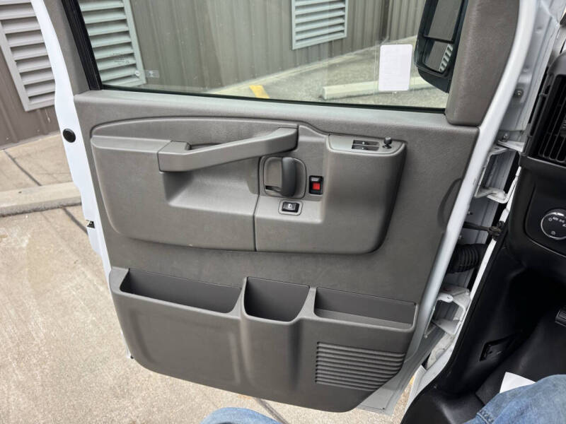 2023 GMC Savana 2500