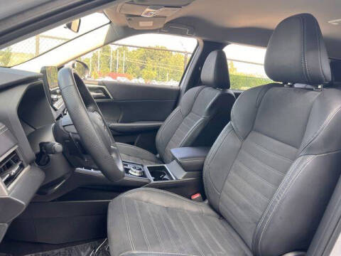 2023 Mitsubishi Outlander SE