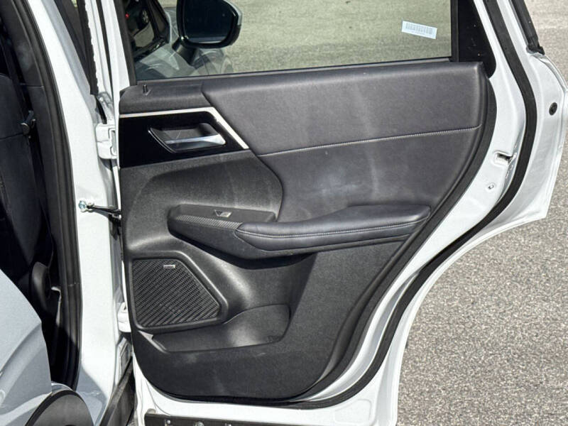 2025 Mitsubishi Outlander SE