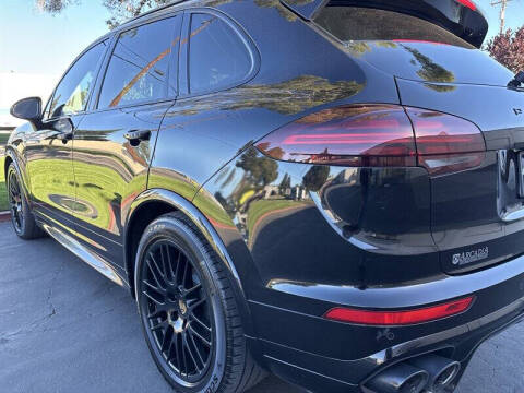 2016 Porsche Cayenne GTS