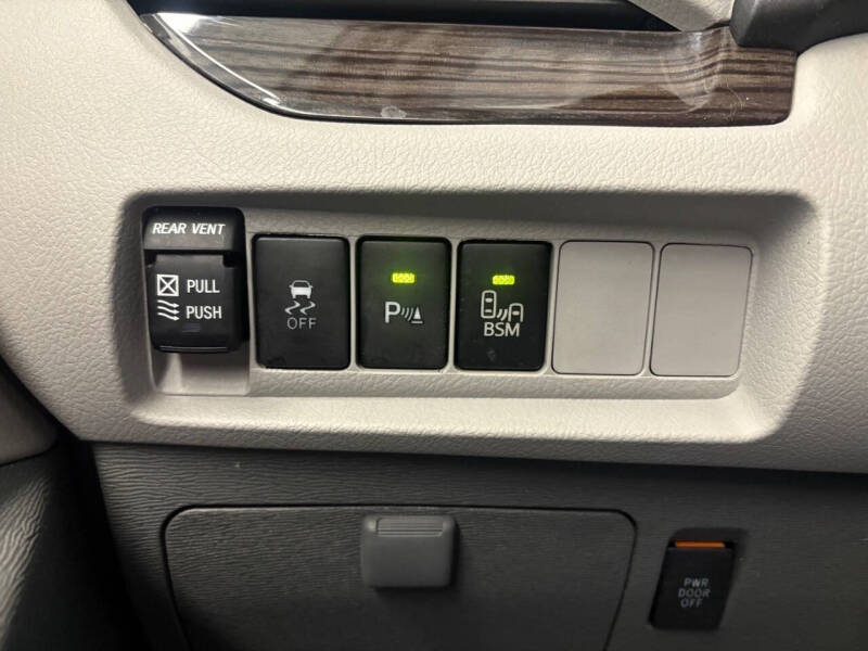 2016 Toyota Sienna XLE 7-Passenger