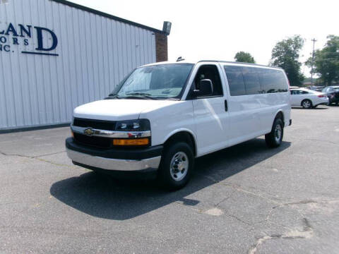 2025 Chevrolet Express LT 3500