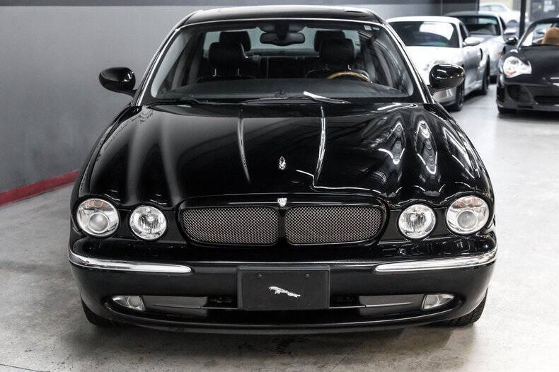 2004 Jaguar XJR