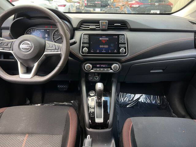 2022 Nissan Versa SR