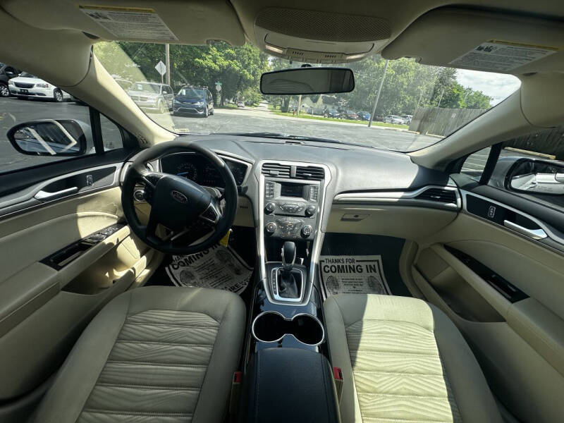 2016 Ford Fusion SE