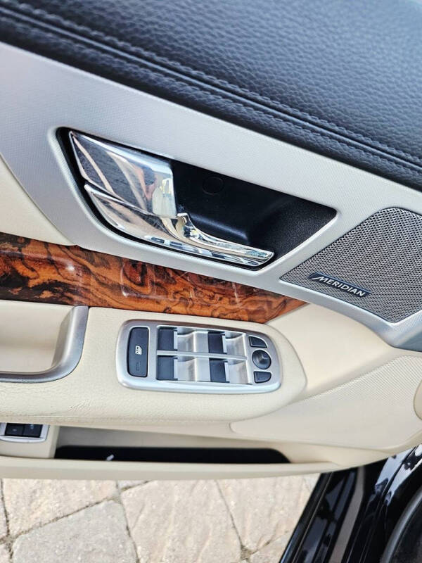 2015 Jaguar XF 2.0T Premium