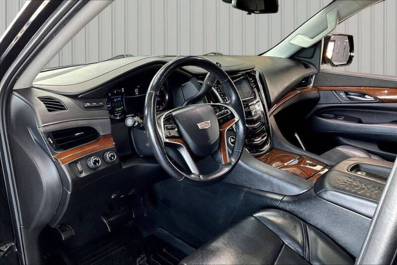 2017 Cadillac Escalade Luxury