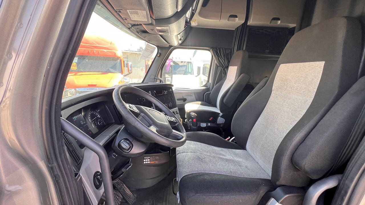 2020 Freightliner Cascadia for sale at KING TRUCK TRAILER SALES in Bakersfield, CA