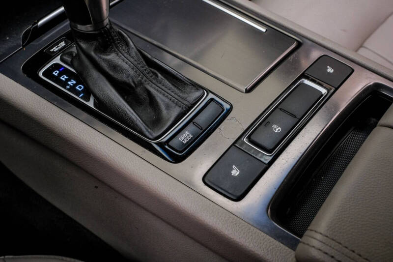 2016 Hyundai Genesis