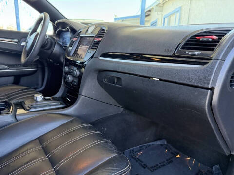 2023 Chrysler 300 S V6