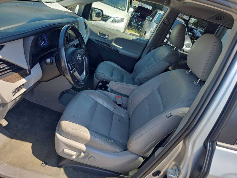 2017 Toyota Sienna XLE 7-Passenger