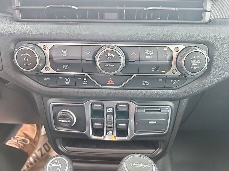 2025 Jeep Gladiator Sport