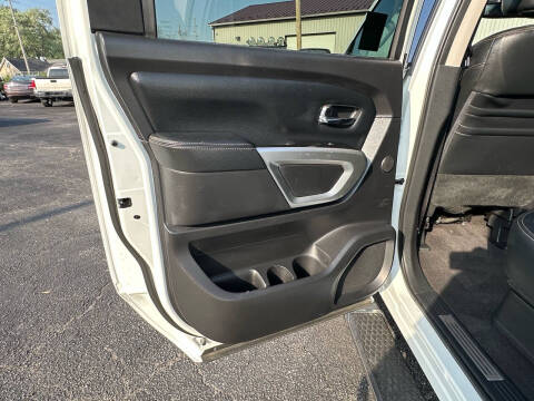 2017 Nissan Titan SL