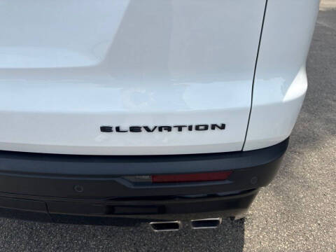 2024 GMC Acadia Elevation
