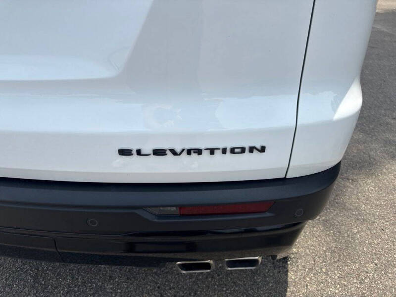 2024 GMC Acadia Elevation