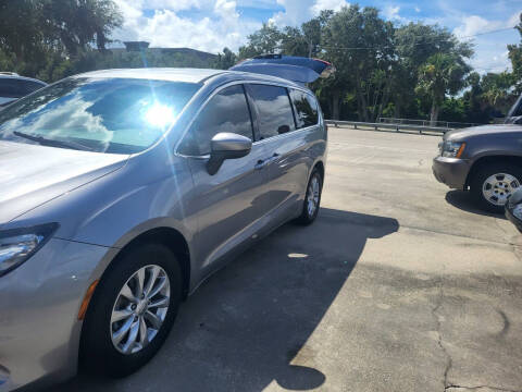 2017 Chrysler Pacifica Touring
