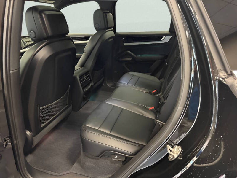 2024 Porsche Cayenne S